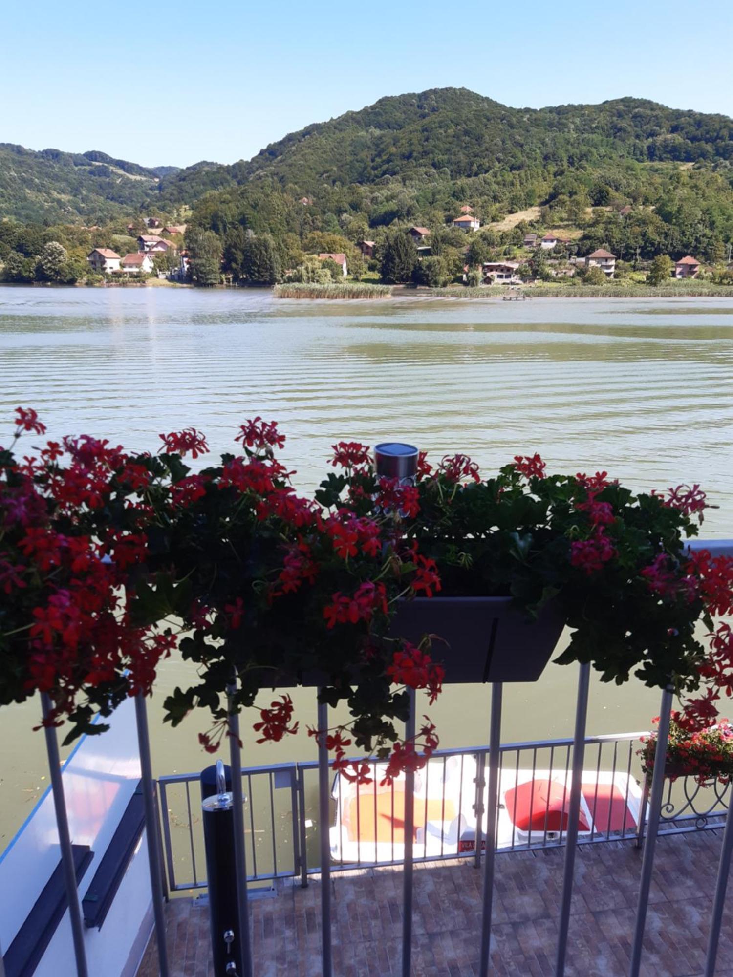 Vila Oaza - Zvornicko Jezero Zvornik Dış mekan fotoğraf